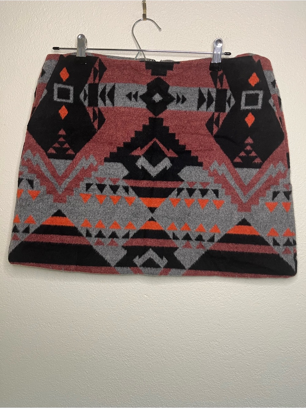 GAP Folk Boho Aztec Mini Skirt in Rust, Gray, Black and Orange 12 34” x 16.5”